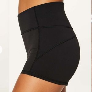 Lululemon In Movement High Waisted Short 2.5